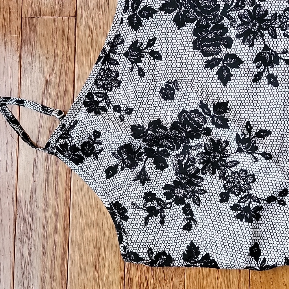 Gorgeous Tank Top - Picture 2 of 6